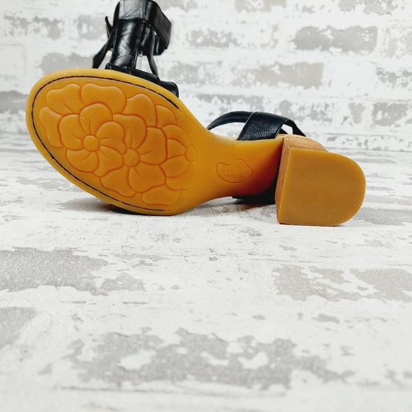 NEW Born Tahlia Black Leather Open Toe Ankle Strap Block Heel Sandals M760 - Picture 9 of 13